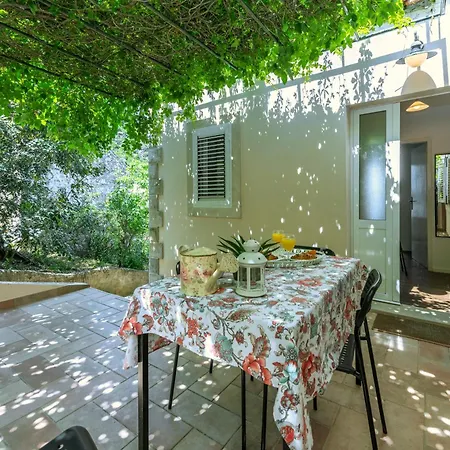 Family Frana Holiday home Prozura